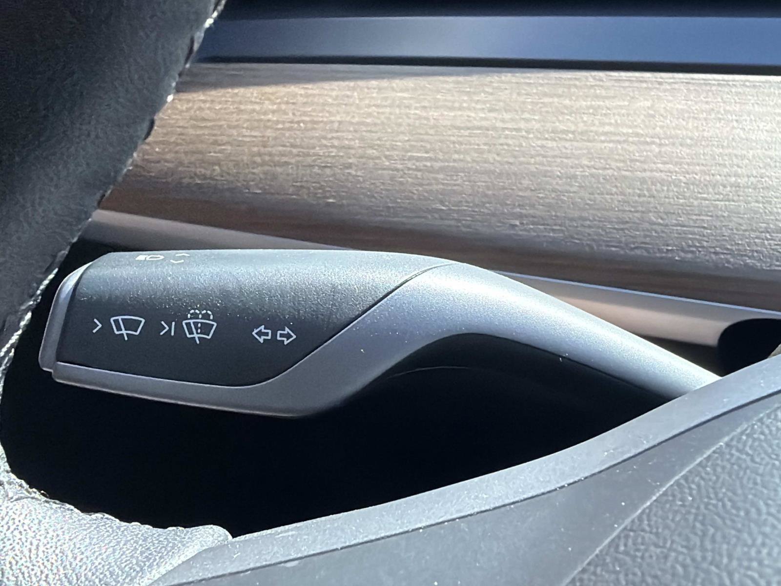 Used 2023 Tesla Model Y Long Range AWD/4WD image 21