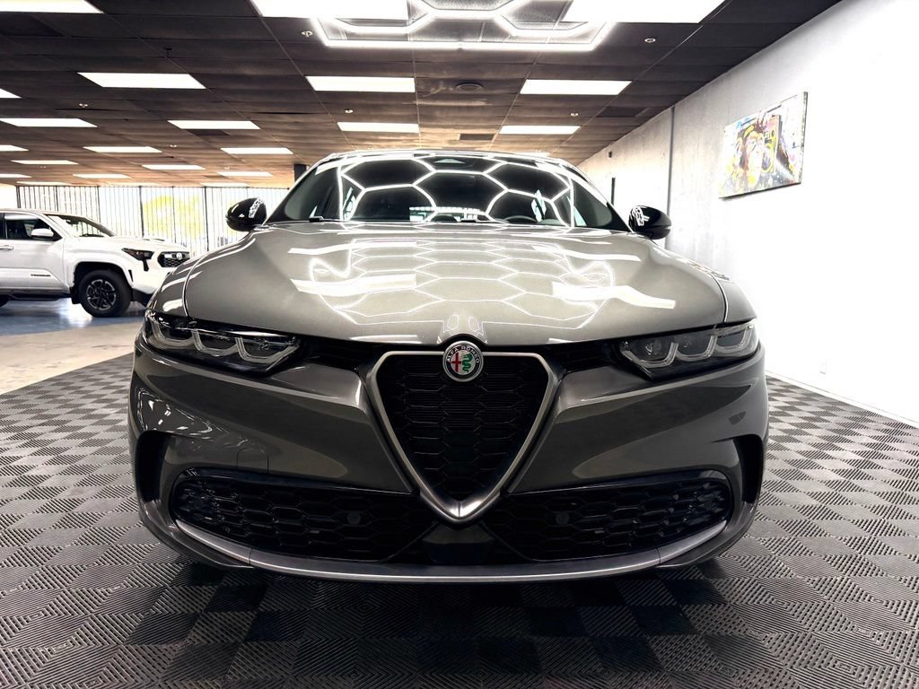 Used 2024 Alfa Romeo Tonale Ti AWD/4WD image 4