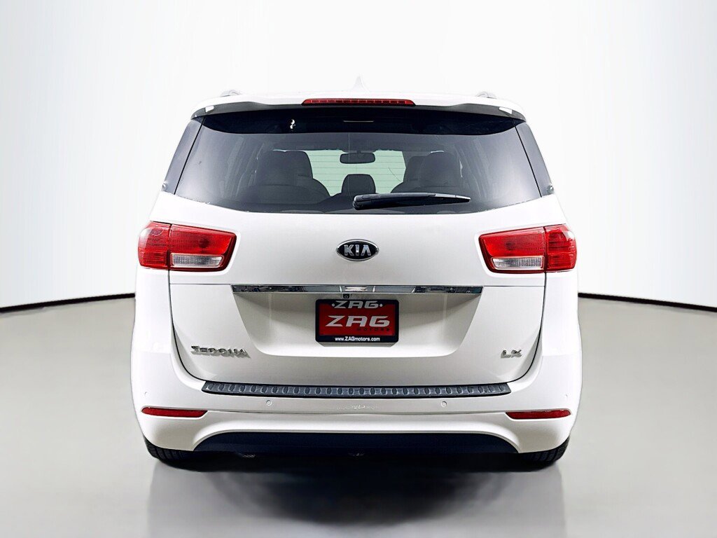 Used 2016 Kia Sedona LX w/ LX Convenience Package image 4