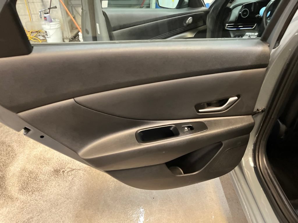 Used 2023 Hyundai Elantra Limited w/ Cargo Package FWD image 24