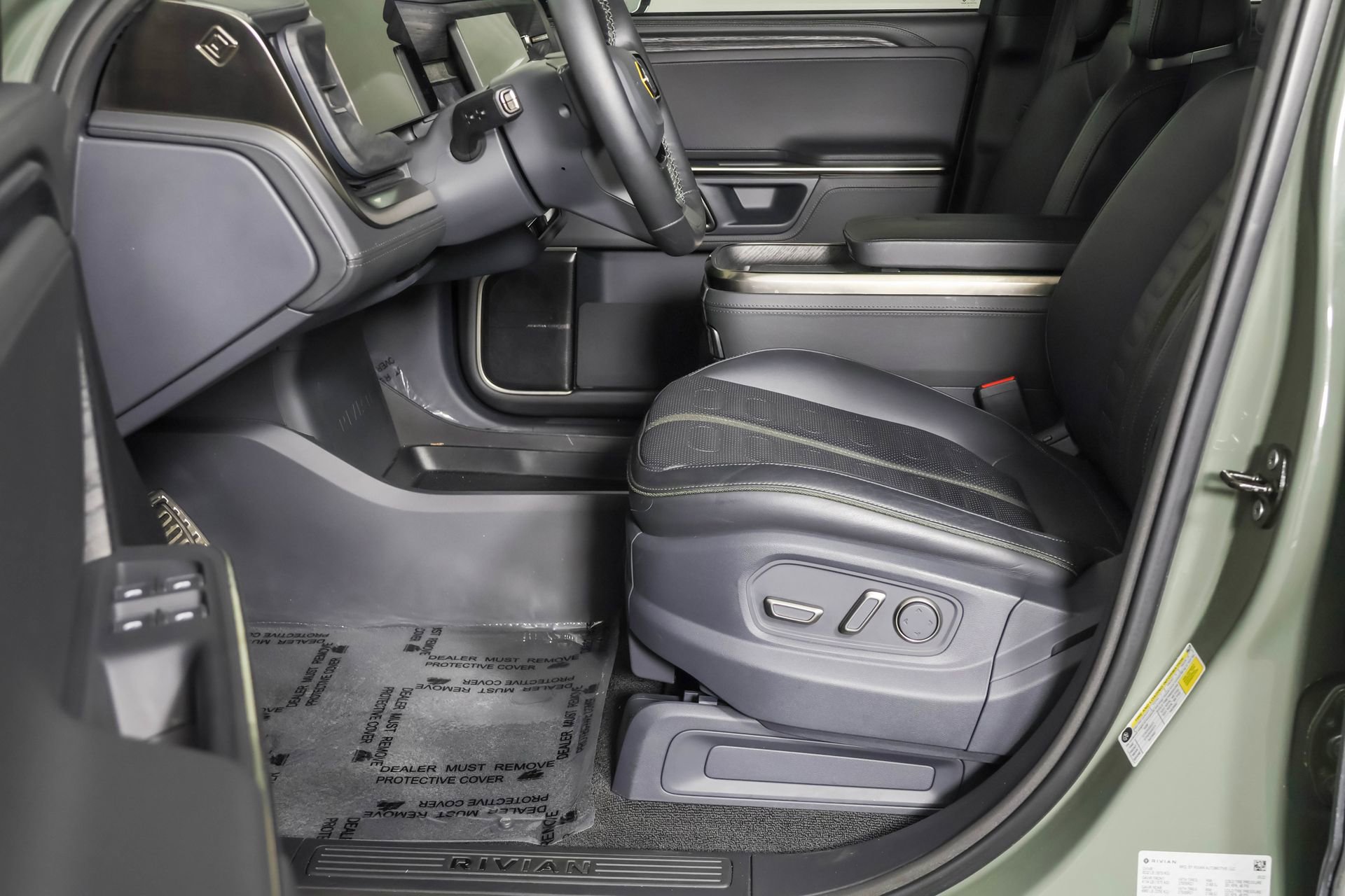 Used 2022 Rivian R1S Launch Edition image 24