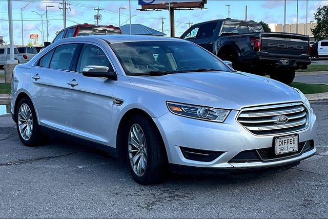 Used 2018 Ford Taurus Limited image 2