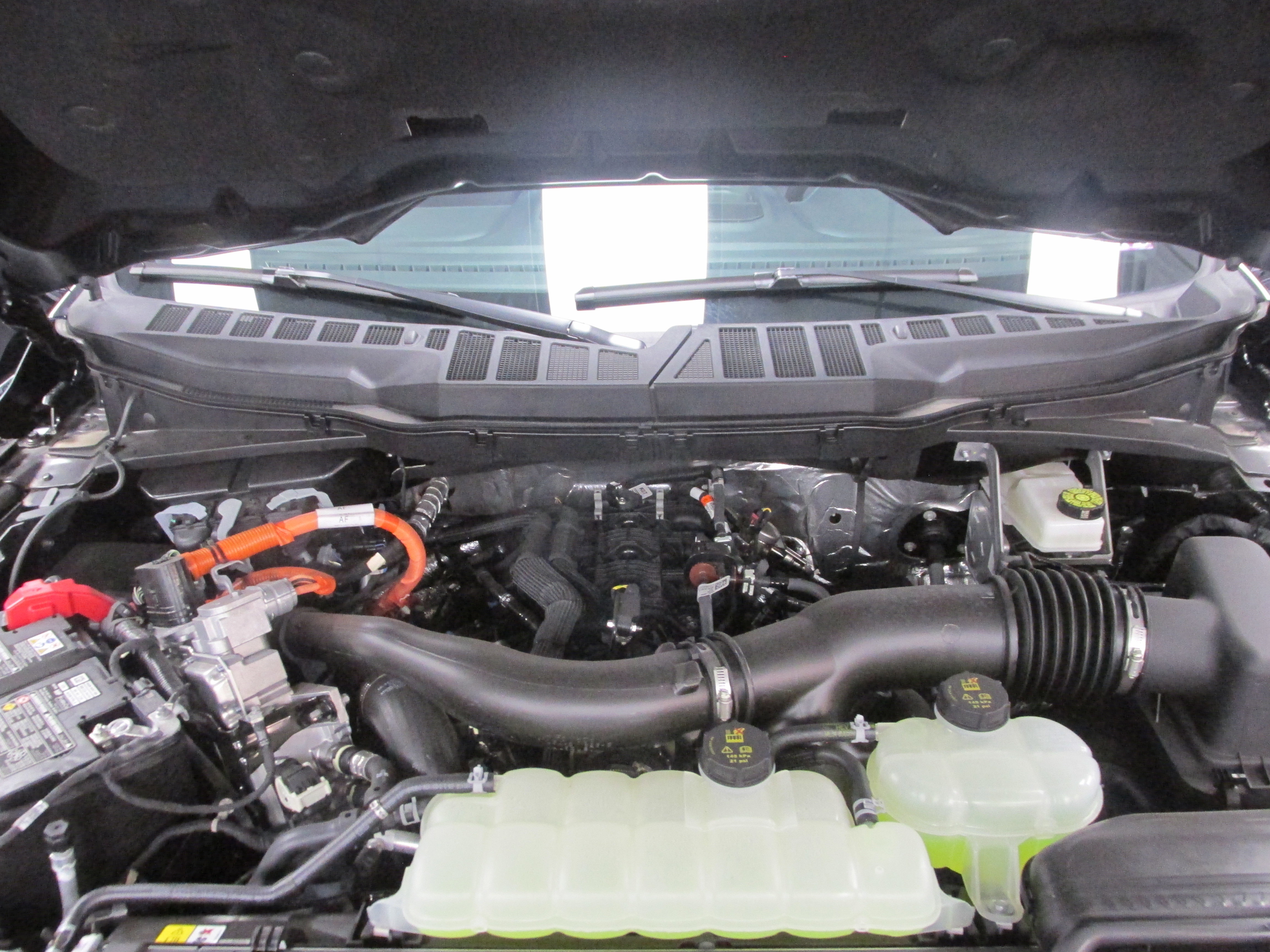 New 2025 Ford F150 Lariat w/ Equipment Group 501A Mid image 45