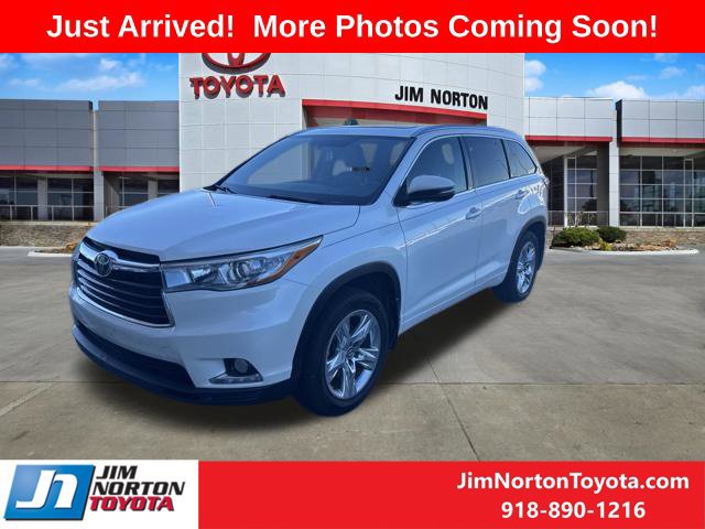Used 2016 Toyota Highlander Limited Platinum AWD/4WD image 2