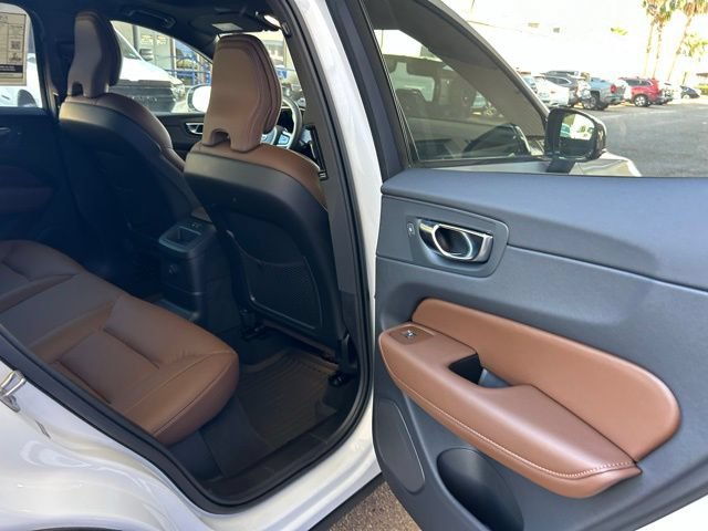 Used 2025 Volvo XC60 T8 Plus w/ Protection Package Premier AWD/4WD image 21