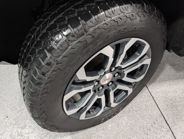 Certified 2024 GMC Canyon AT4 w/ AT4 Premium Package AWD/4WD image 10