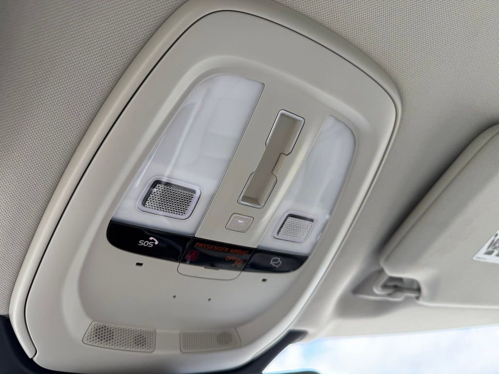 Used 2023 Volvo XC90 B6 Plus w/ Protection Package Premier image 20