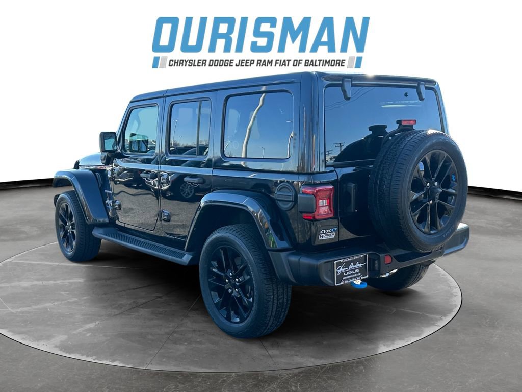 Used 2022 Jeep Wrangler Unlimited Sahara w/ Cold Weather Group image 4