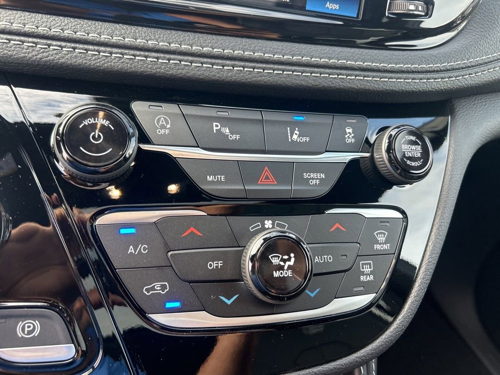 New 2025 Chrysler Pacifica Limited image 42