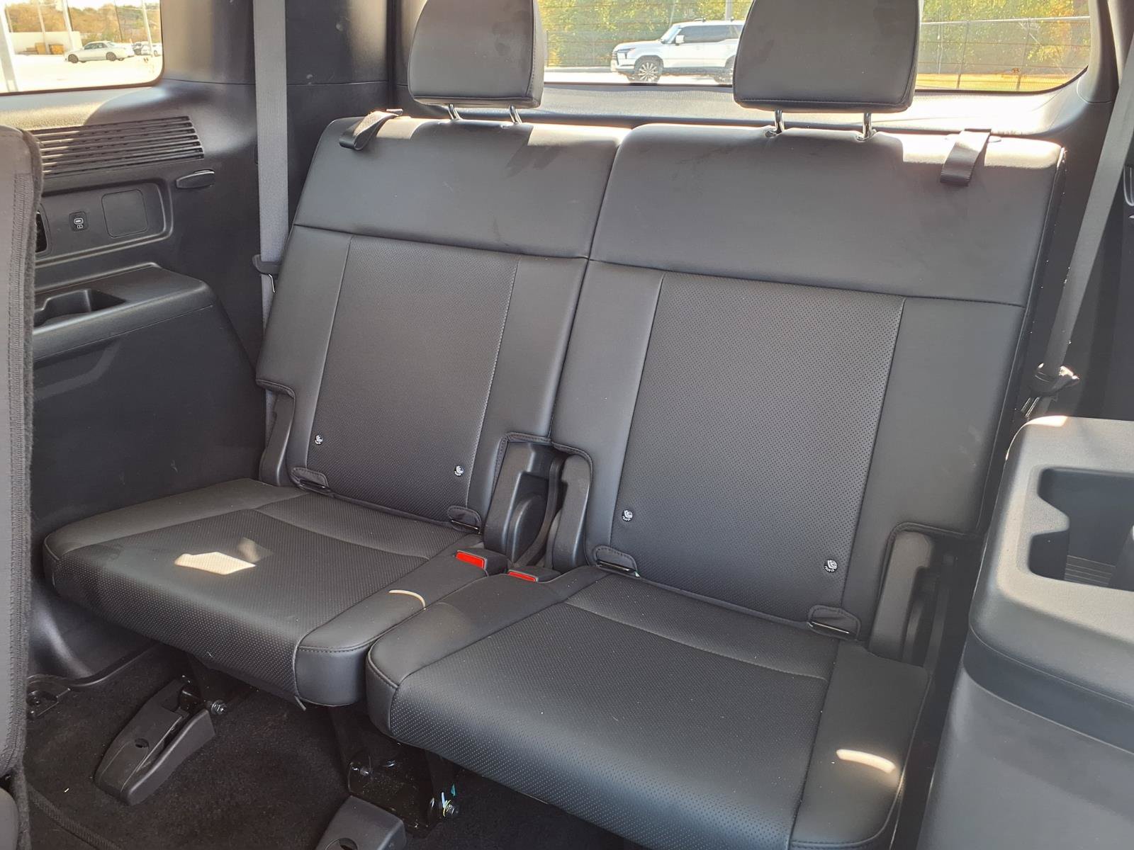 Used 2026 Hyundai Santa Fe SEL FWD image 25