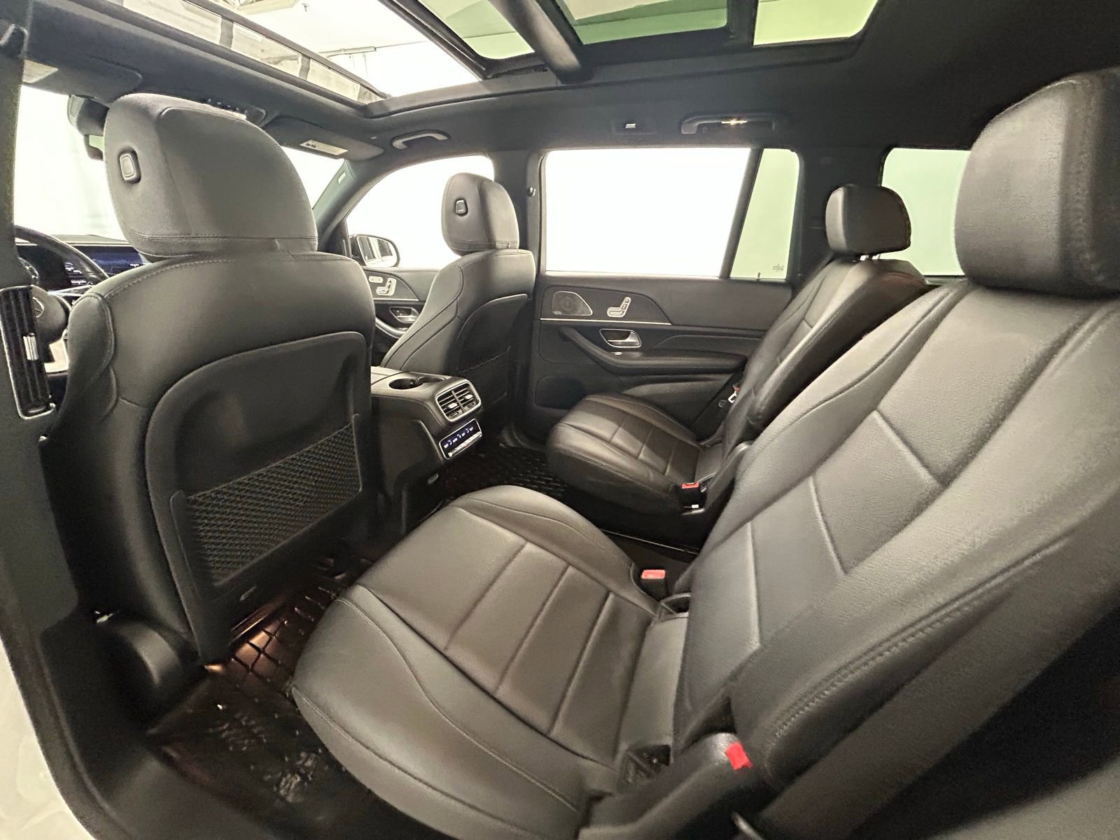 Used 2022 Mercedes-Benz GLS 450 4MATIC w/ AMG Line Exterior image 36