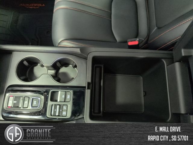 Used 2025 Honda Pilot TrailSport image 25