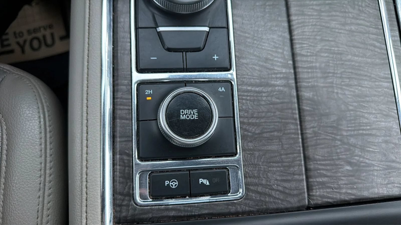 Used 2018 Ford Expedition Limited w/ Equipment Group 301A AWD/4WD image 36