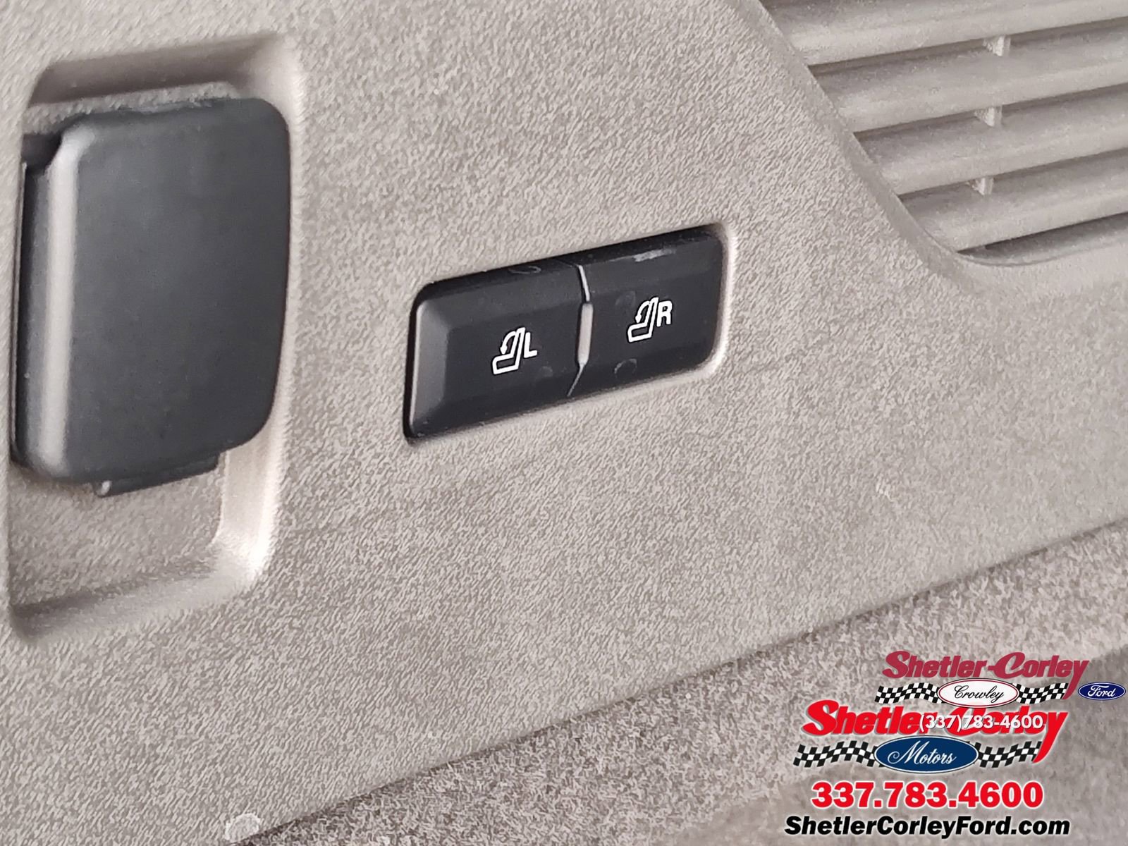 Used 2024 Lincoln Nautilus Premier image 9