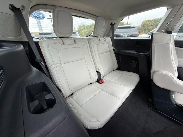 Used 2025 Lincoln Aviator Reserve w/ Equipment Group 201A image 11