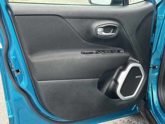 Used 2021 Jeep Renegade Latitude w/ Luxury Group I FWD image 15