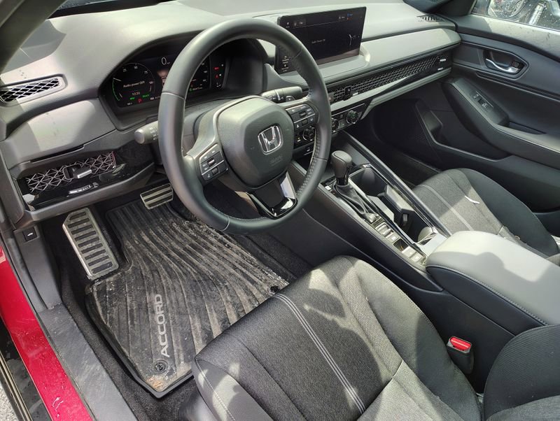 Used 2024 Honda Accord Sport image 11