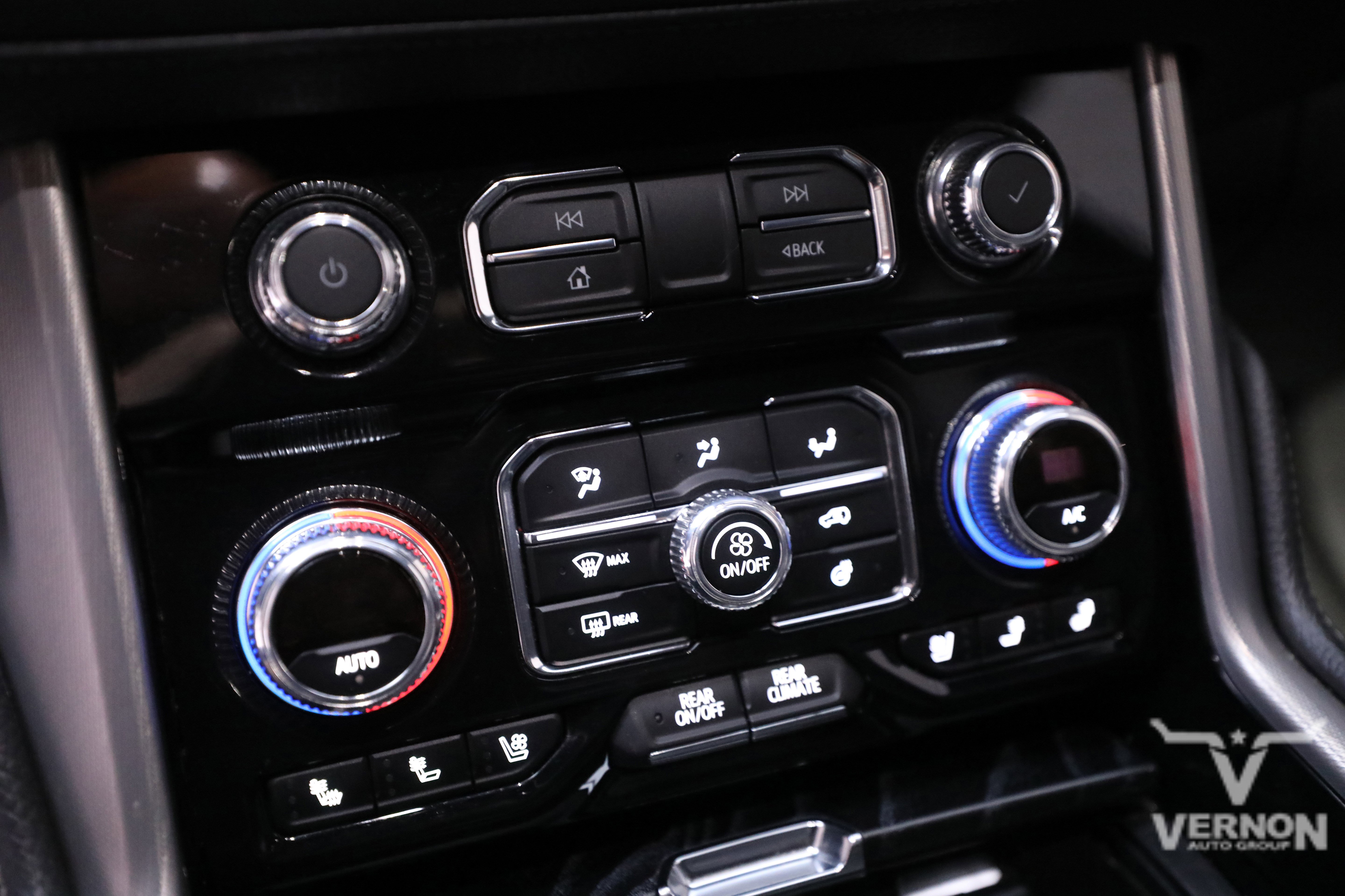 Used 2024 GMC Yukon Denali w/ Advanced Technology Package image 26