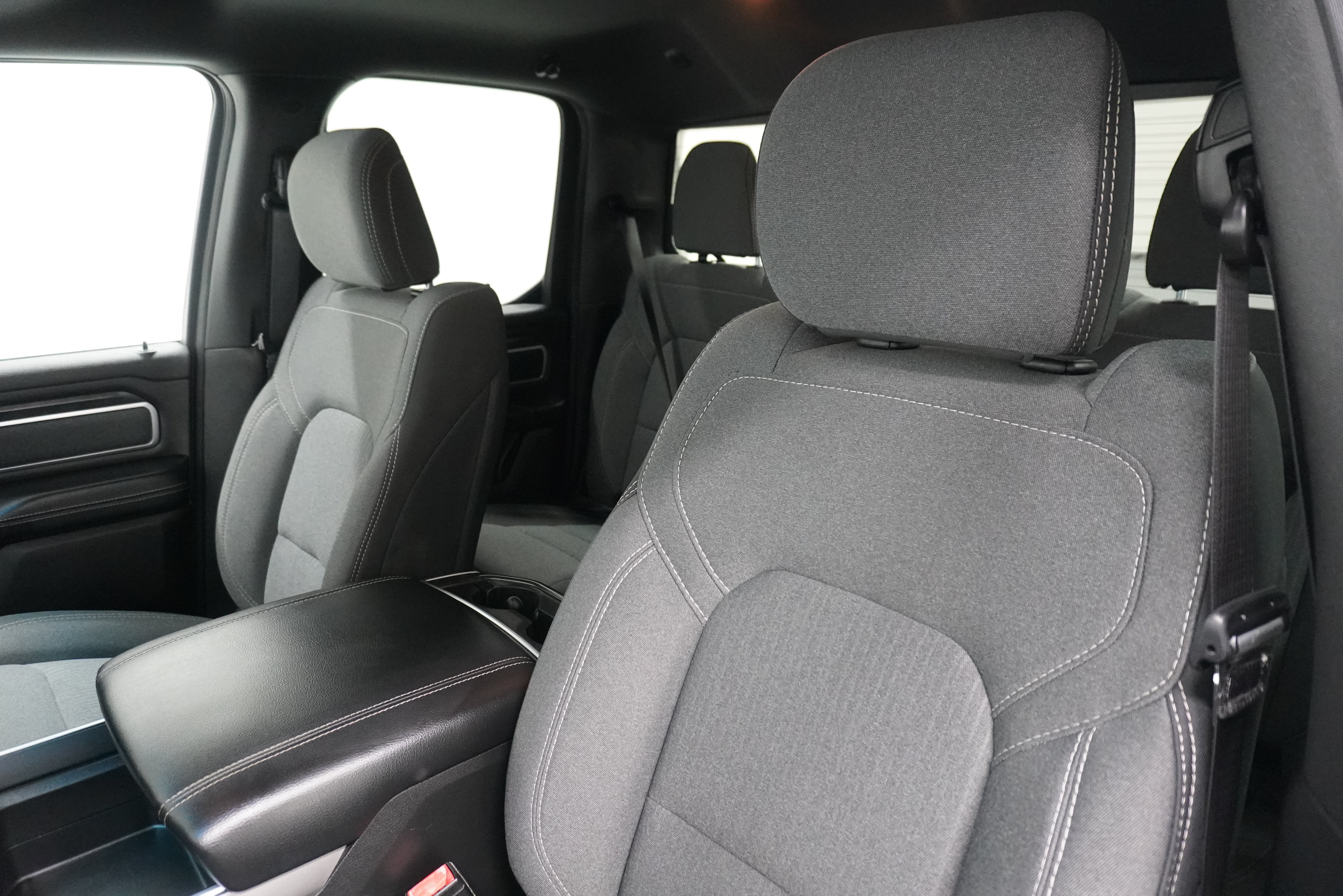 Used 2022 RAM 1500 Big Horn w/ Night Edition AWD/4WD image 12