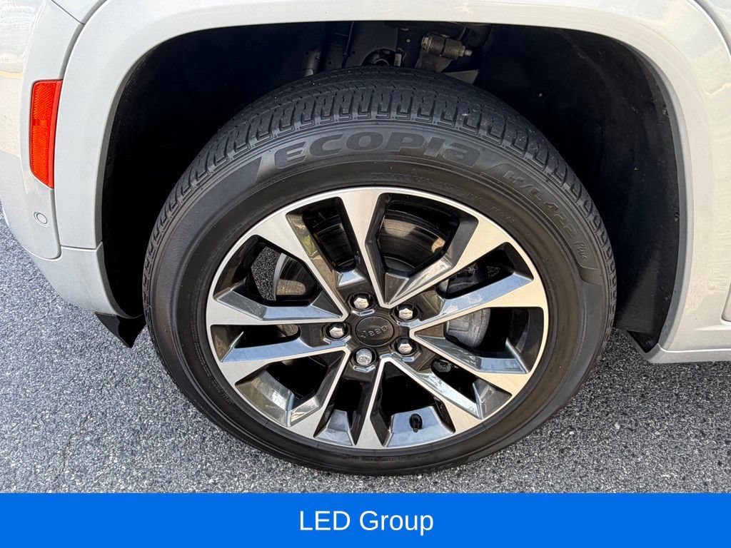Certified 2021 Jeep Grand Cherokee L Overland w/ Luxury Tech Group IV AWD/4WD image 13