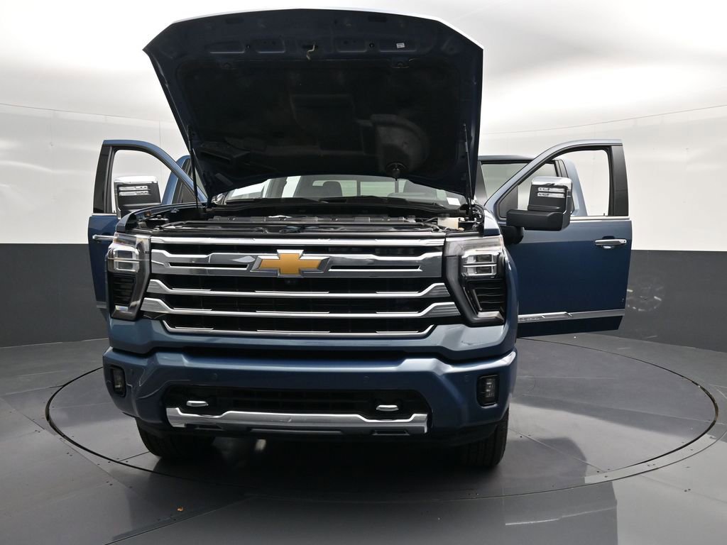 Used 2025 Chevrolet Silverado 2500 High Country w/ Technology Package AWD/4WD image 40