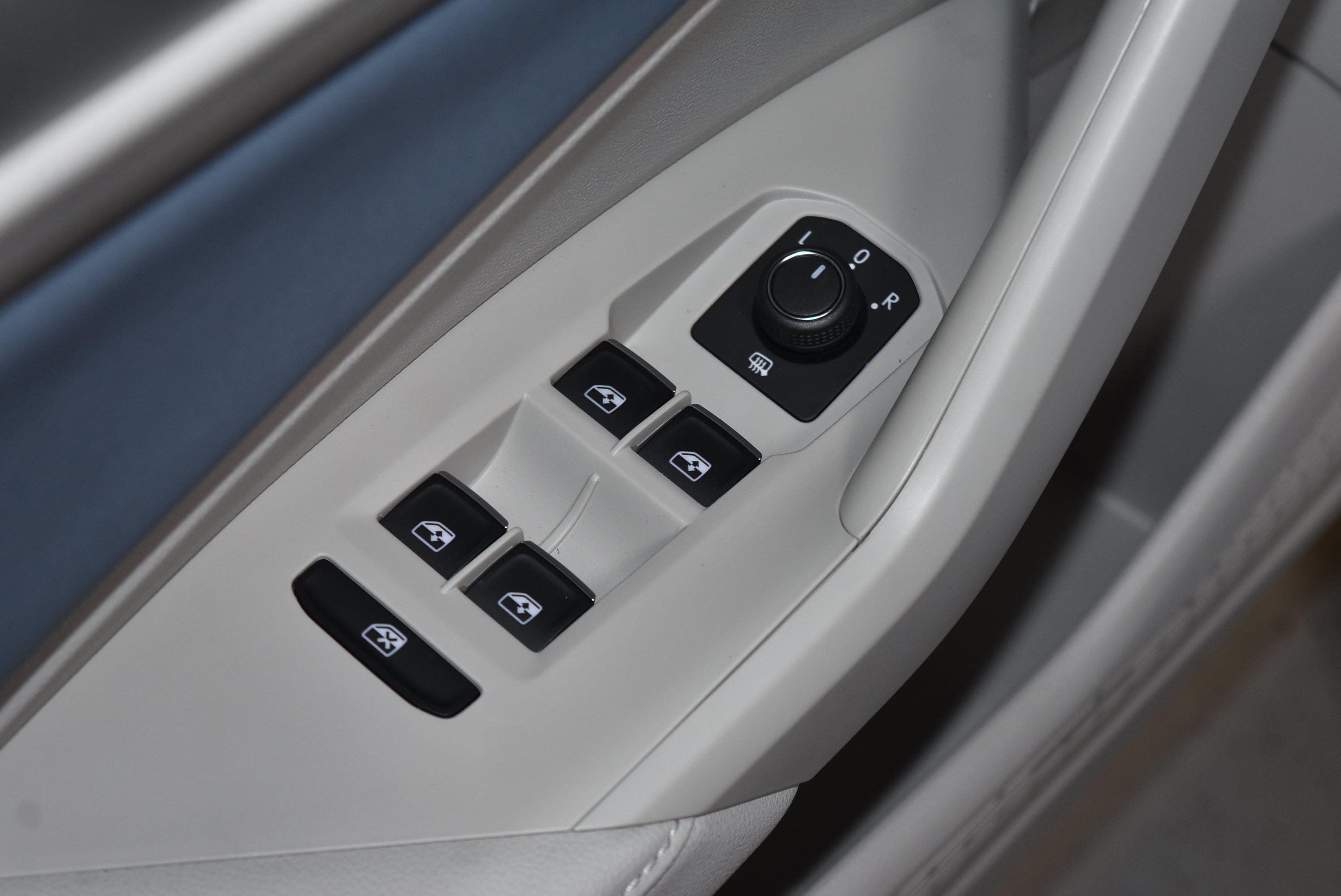 New 2026 Volkswagen Jetta SE FWD image 4