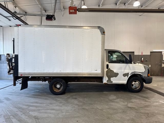 Used 2009 Chevrolet Express 3500 RWD image 3