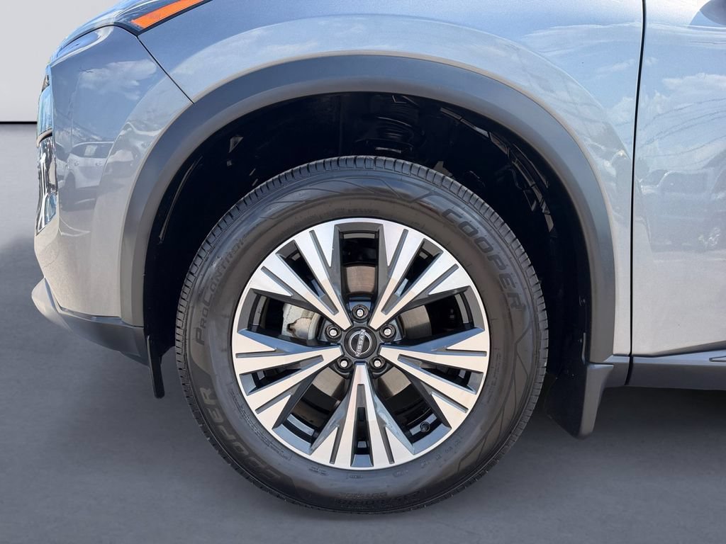 Used 2023 Nissan Rogue SV FWD image 9