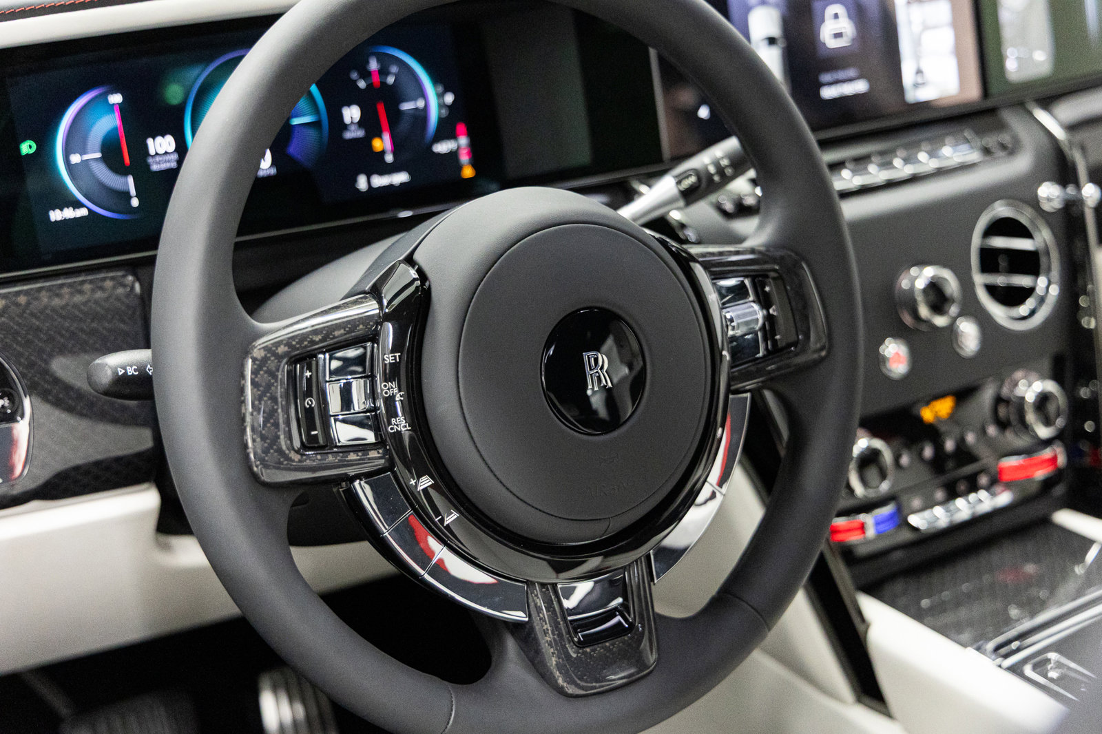 New 2026 Rolls-Royce Cullinan Black Badge image 36