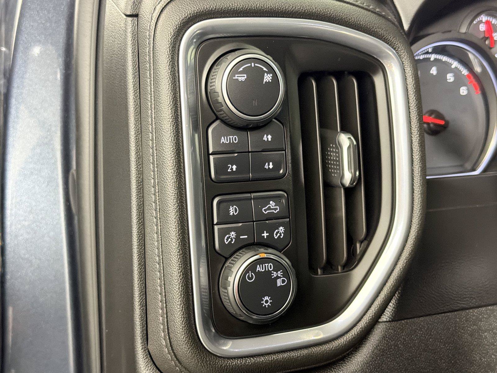 Used 2019 Chevrolet Silverado 1500 RST AWD/4WD image 29