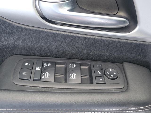 Used 2025 Chrysler Pacifica Limited image 28