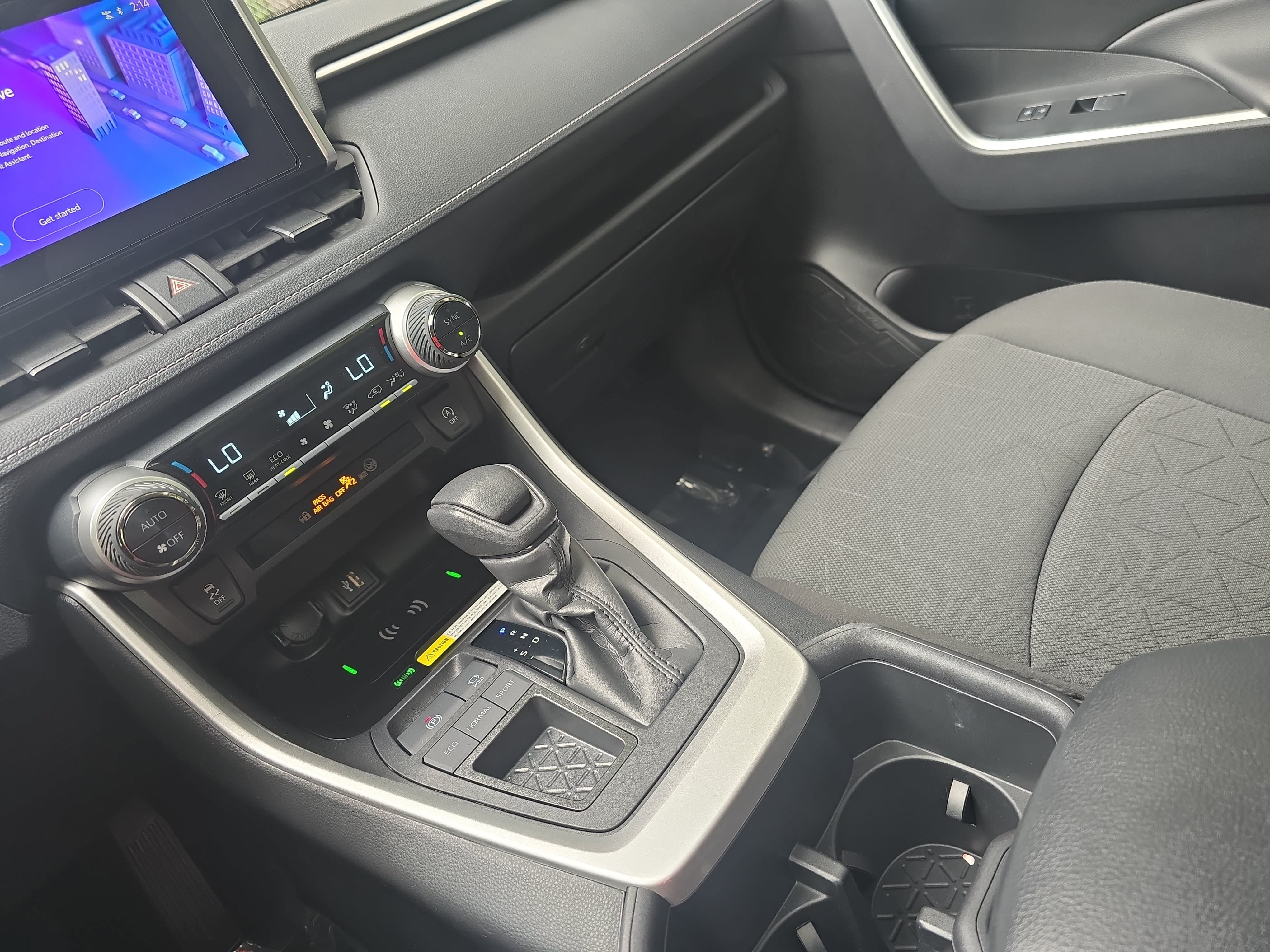 Used 2024 Toyota RAV4 XLE w/ Convenience Package FWD image 24