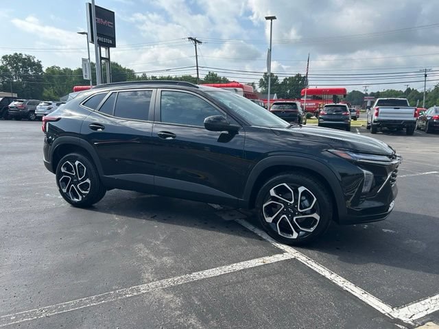 New 2026 Chevrolet Trax RS w/ Driver Confidence Package FWD image 3