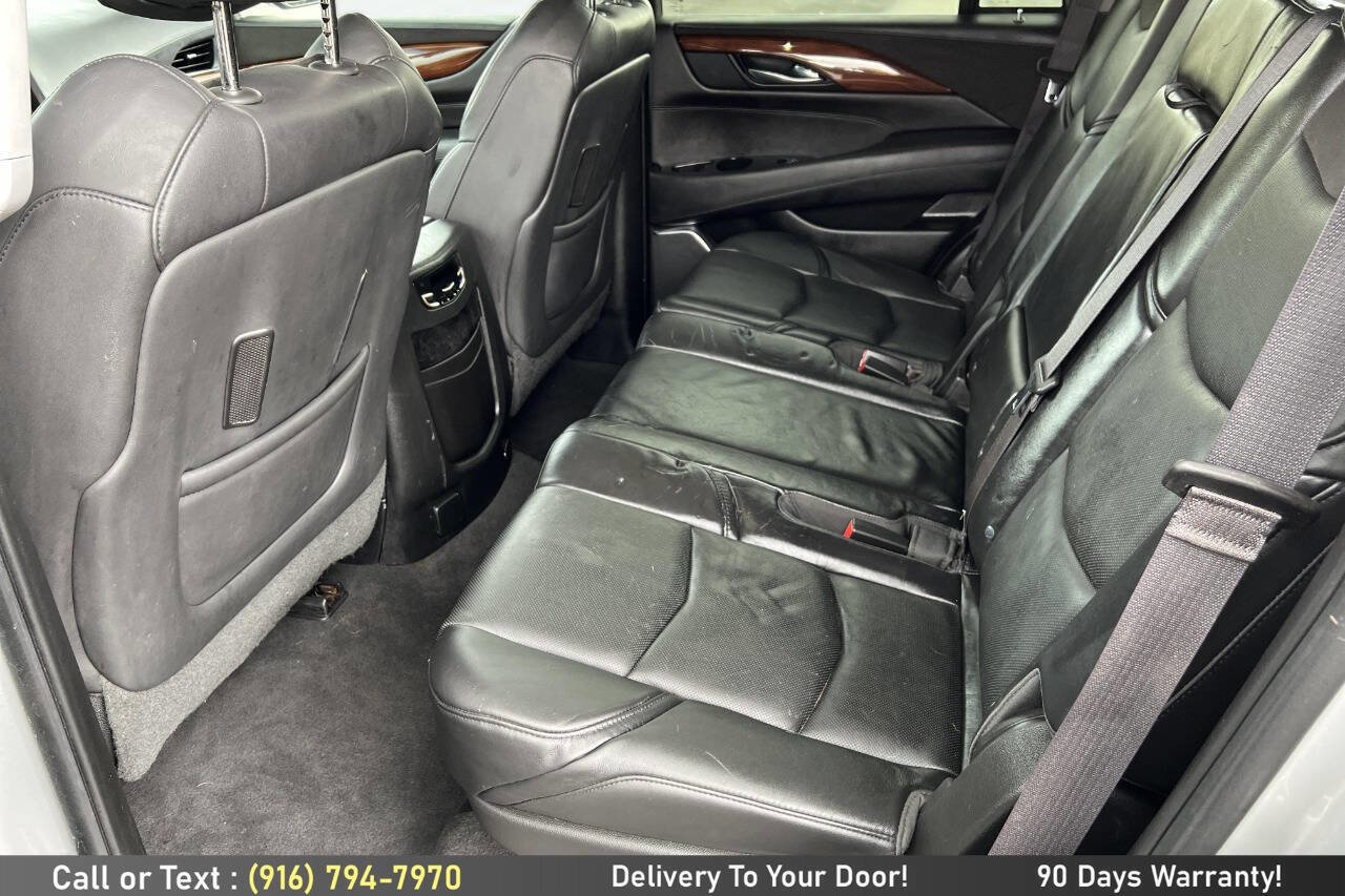 Used 2015 Cadillac Escalade 2WD image 16