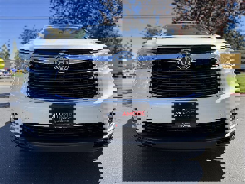 Used 2016 Toyota Highlander Limited image 3