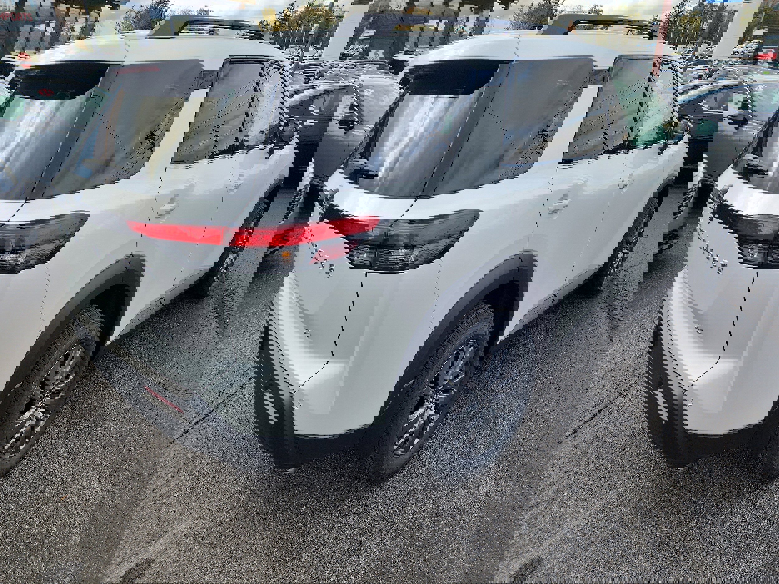 New 2025 Nissan Pathfinder SV image 8