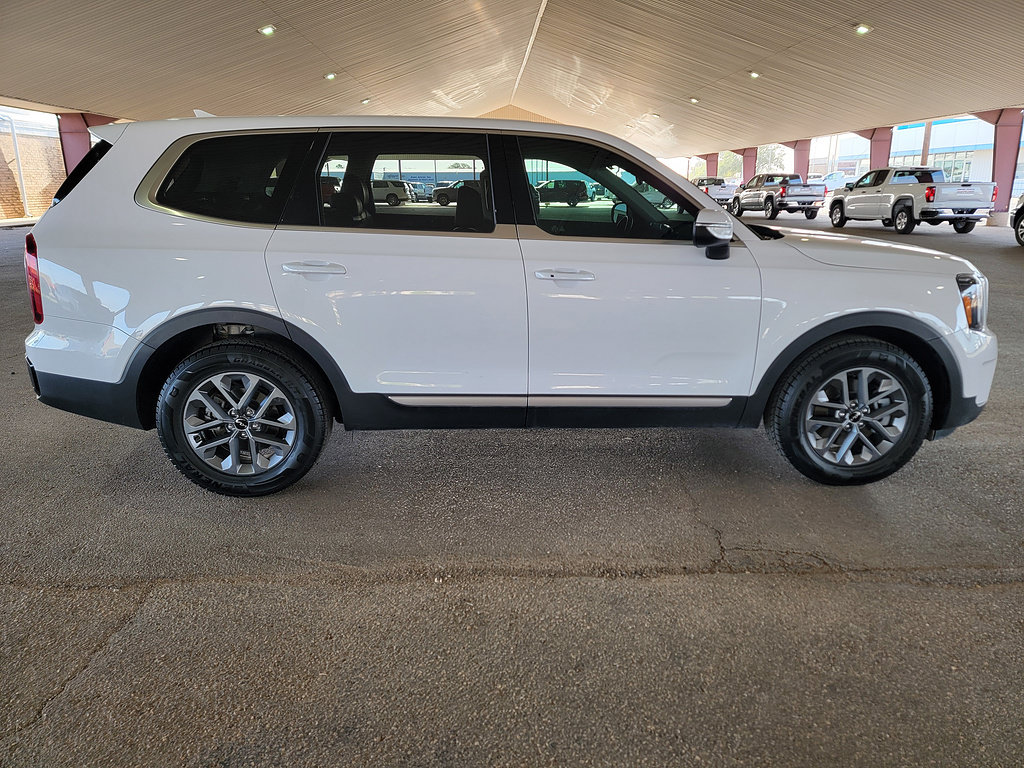 Used 2025 Kia Telluride LX FWD image 6