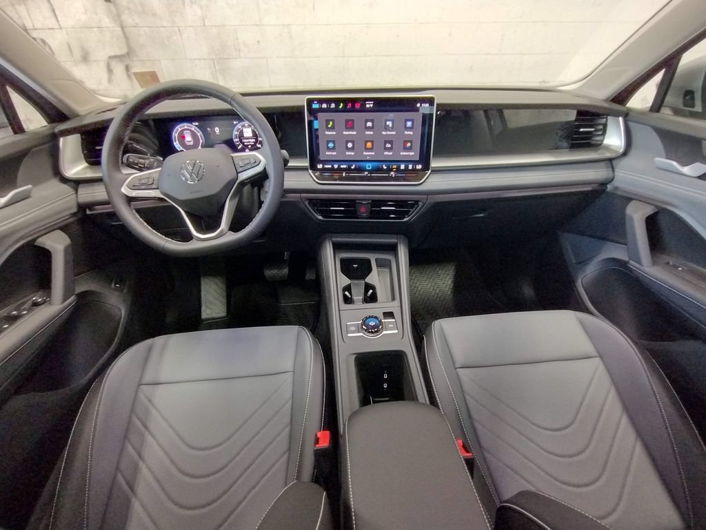New 2026 Volkswagen Tiguan SE AWD/4WD image 37