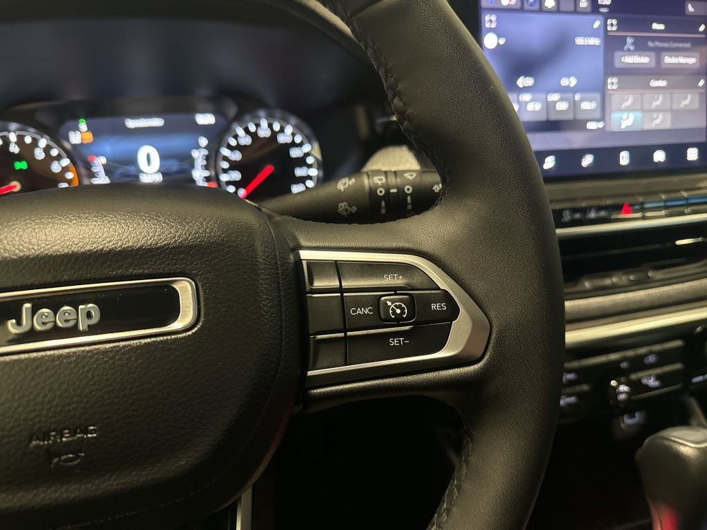 Used 2023 Jeep Compass Latitude image 28