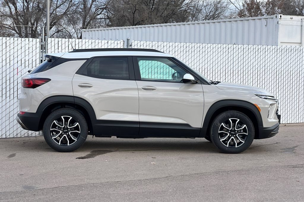 New 2026 Chevrolet TrailBlazer ACTIV w/ Convenience Package FWD image 3