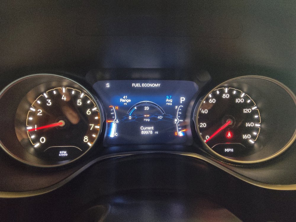 Used 2018 Jeep Compass Latitude w/ Popular Equipment Group FWD image 23