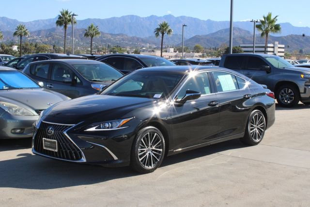 Certified 2025 Lexus ES 300h w/ Premium Package FWD image 3