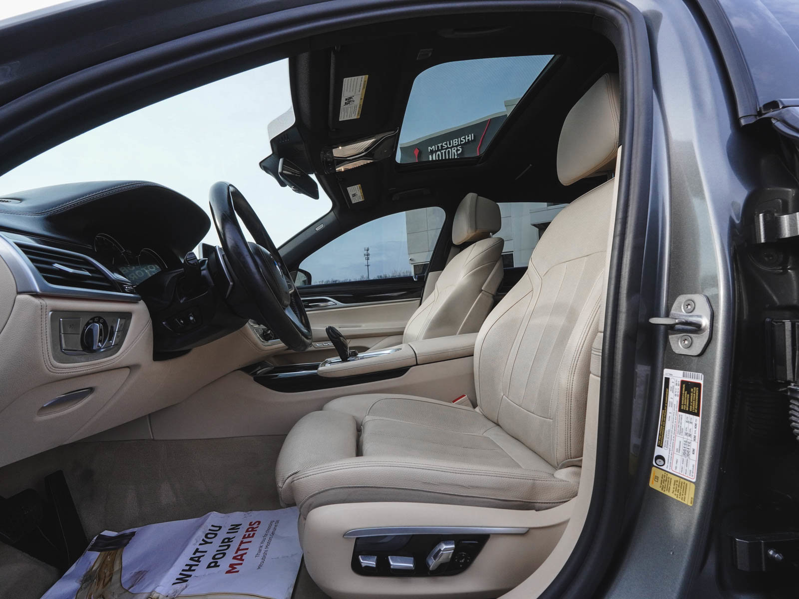 Used 2017 BMW 740i image 31