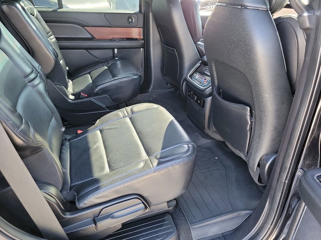Used 2021 Lincoln Navigator Reserve image 18
