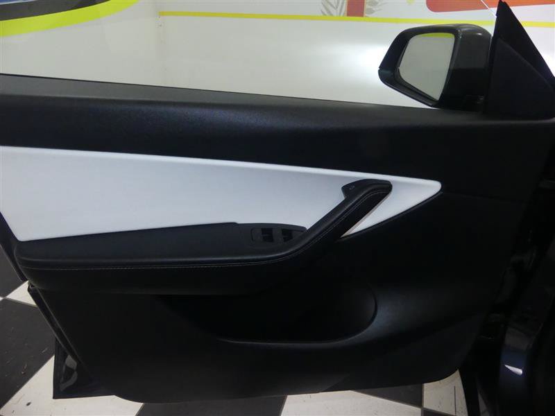 Used 2022 Tesla Model Y Long Range AWD/4WD image 18