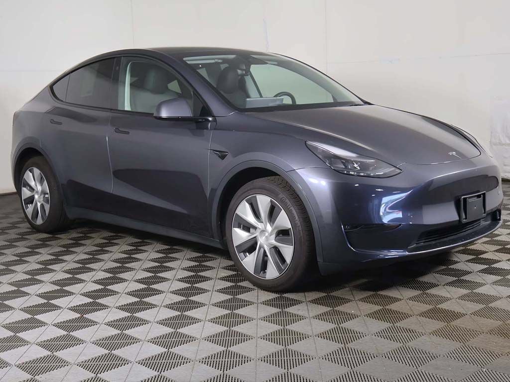 Used 2023 Tesla Model Y Long Range AWD/4WD image 2
