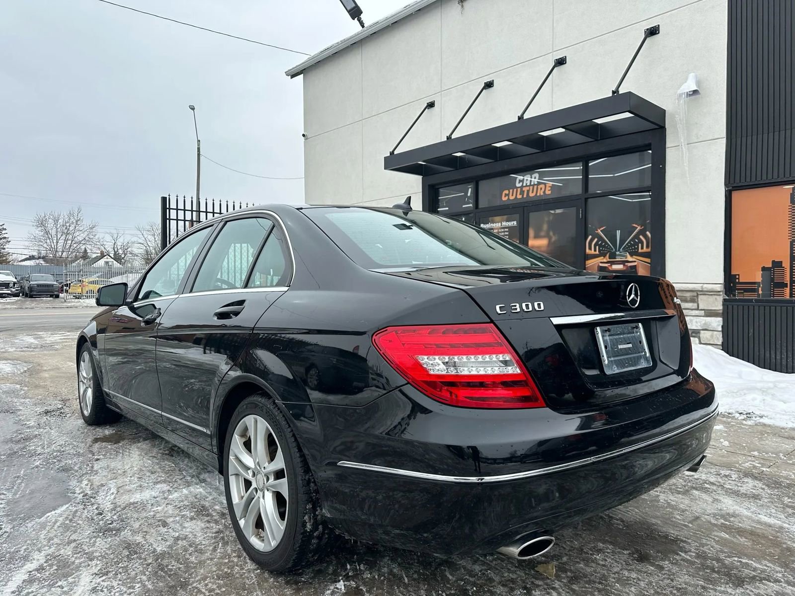 Used 2014 Mercedes-Benz C 300 4MATIC Sedan image 5