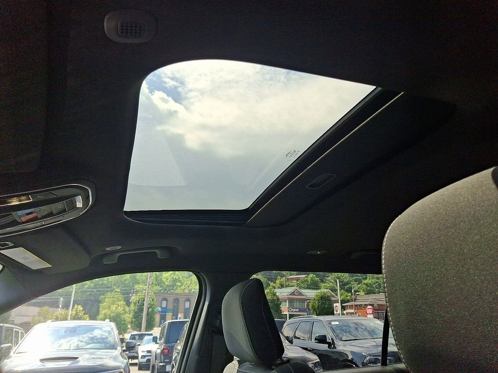 New 2025 Jeep Grand Cherokee L Laredo w/ Luxury Tech Group I image 39