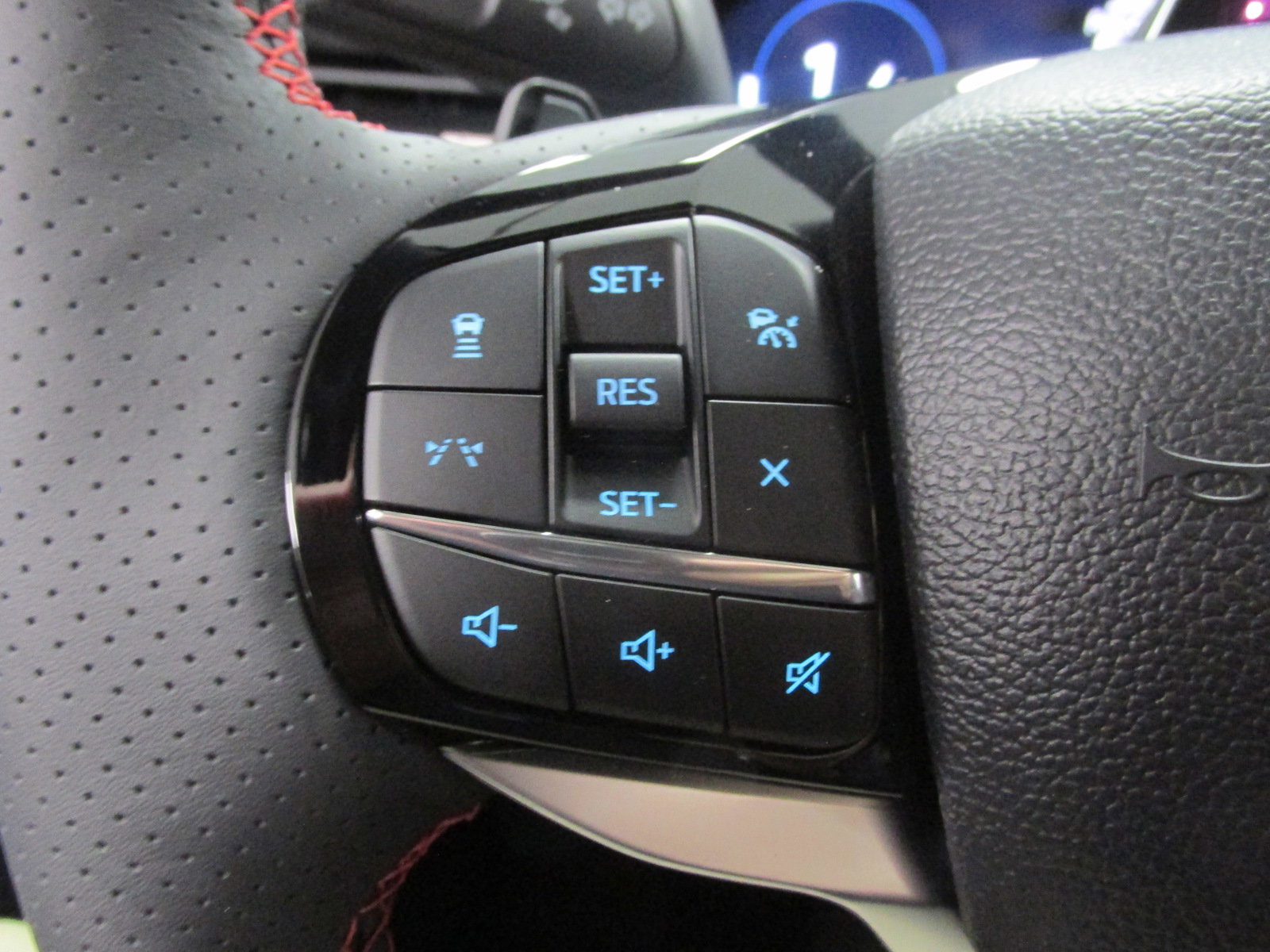 New 2025 Ford Explorer ST w/ Sun And Sound Package image 33