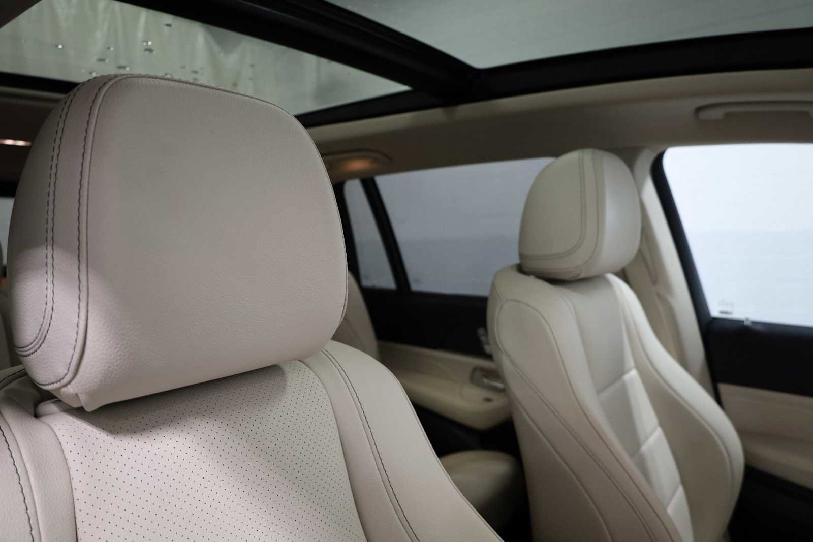 Used 2022 Mercedes-Benz GLS 450 4MATIC image 21